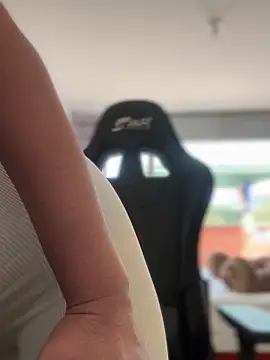 LINDA PATTY94 online show from February 2025 04:00:02 PM