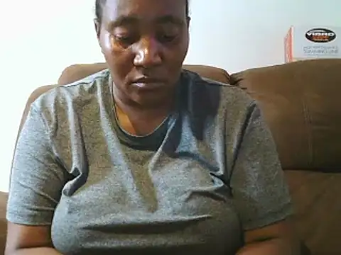 Snapshot of ebonytitts4u chatting on February 2025 05:53:01 AM ebonytitts4u online show from February 2025 05:53:01 AM