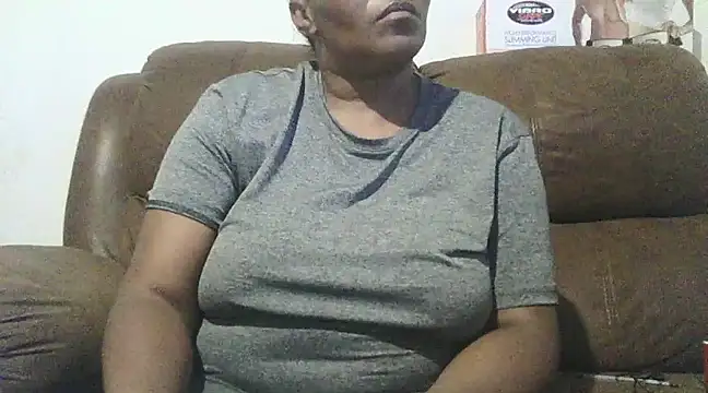 Snapshot of ebonytitts4u chatting on March 2025 07:17:01 PM ebonytitts4u online show from March 2025 07:17:01 PM