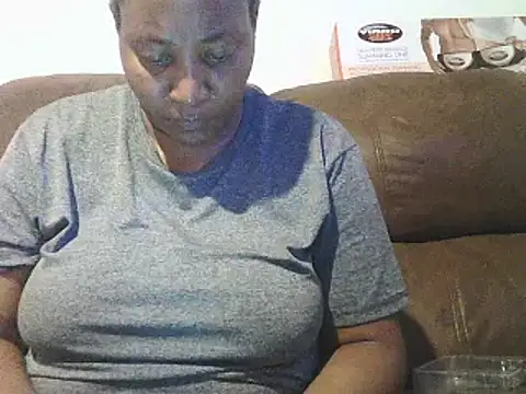 Snapshot of ebonytitts4u chatting on March 2025 04:25:01 AM ebonytitts4u online show from March 2025 04:25:01 AM