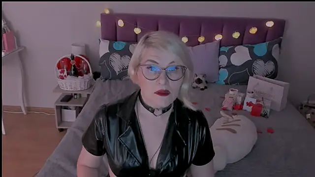 sabrinamacmarren online show from February 2025 06:29:02 PM