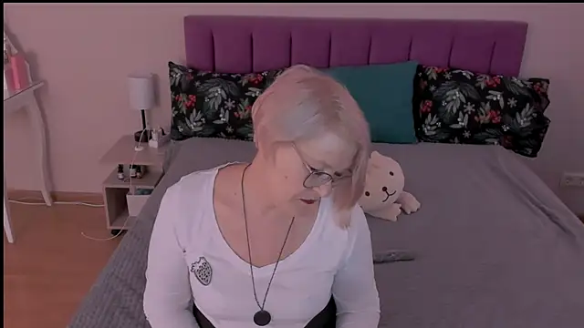 sabrinamacmarren online show from March 2025 05:17:02 AM