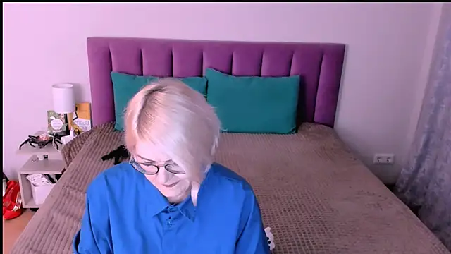 sabrinamacmarren online show from October 2025 03:35:01 PM