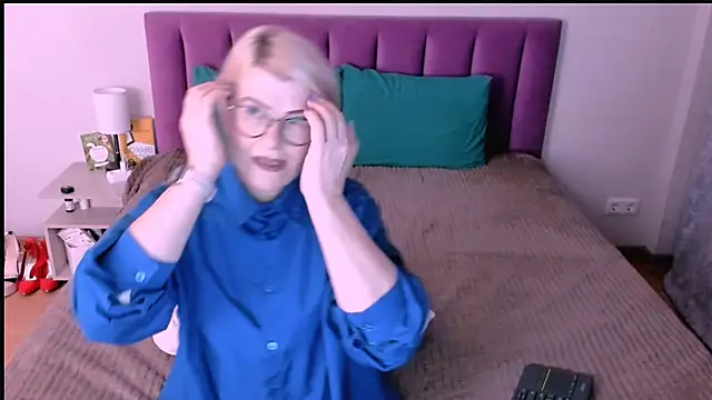 sabrinamacmarren online show from November 2025 05:23:01 PM