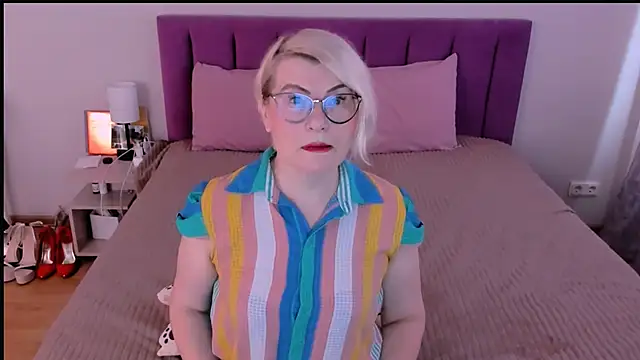 sabrinamacmarren online show from November 2025 09:53:02 AM