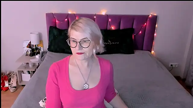 sabrinamacmarren online show from December 2025 02:46:02 PM