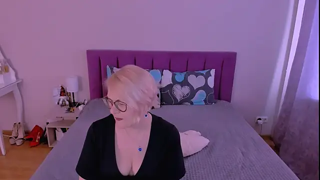 sabrinamacmarren online show from February 2026 07:57:02 AM