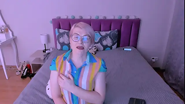 sabrinamacmarren online show from February 2026 04:36:02 PM