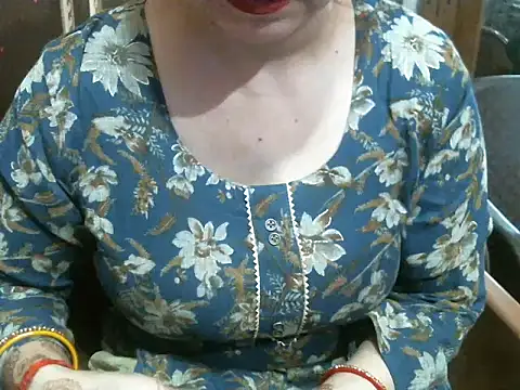 Snapshot of UrsMansi chatting on March 2026 05:01:02 AM UrsMansi online show from March 2026 05:01:02 AM