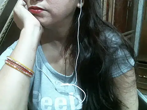 Snapshot of UrsMansi chatting on April 2026 07:09:01 AM UrsMansi online show from April 2026 07:09:01 AM