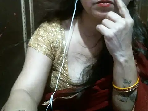 Snapshot of UrsMansi chatting on April 2026 05:24:01 AM UrsMansi online show from April 2026 05:24:01 AM