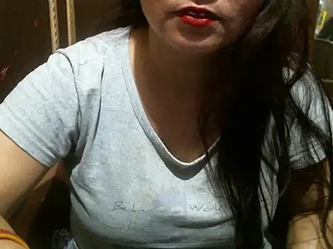 Snapshot of UrsMansi chatting on April 2026 07:53:01 PM UrsMansi online show from April 2026 07:53:01 PM