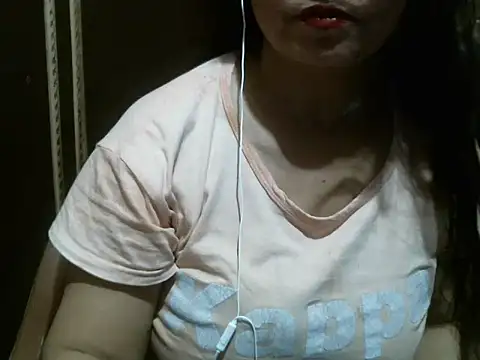 Snapshot of UrsMansi chatting on April 2026 07:21:02 PM UrsMansi online show from April 2026 07:21:02 PM