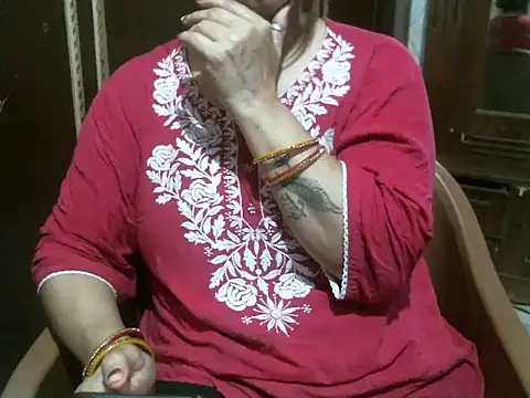 Snapshot of UrsMansi chatting on April 2026 05:54:01 AM UrsMansi online show from April 2026 05:54:01 AM