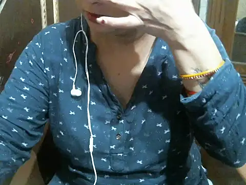 Snapshot of UrsMansi chatting on April 2026 08:20:01 PM UrsMansi online show from April 2026 08:20:01 PM