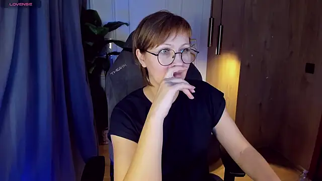 Paris Cherry online show from February 2025 01:35:02 PM