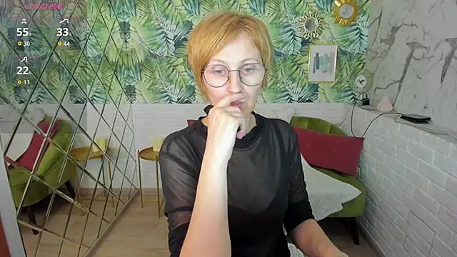 Snapshot of Paris_Cherry chatting on May 2026 06:02:02 PM Paris Cherry online show from May 2026 06:02:02 PM