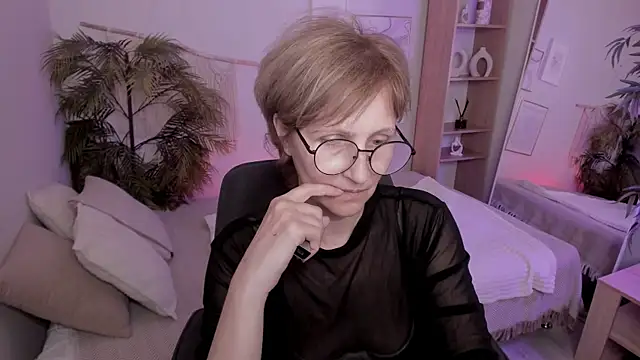 Snapshot of Paris_Cherry chatting on July 2026 06:45:02 PM Paris Cherry online show from July 2026 06:45:02 PM