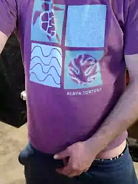 Snapshot of IronedTitan chatting on December 2024 09:00:02 AM IronedTitan online show from December 2024 09:00:02 AM