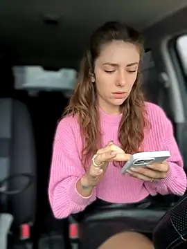 Snapshot of MariiD chatting on October 2025 06:54:01 AM MariiD online show from October 2025 06:54:01 AM