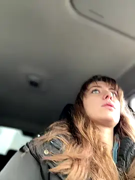 Snapshot of MariiD chatting on November 2025 09:20:01 AM MariiD online show from November 2025 09:20:01 AM