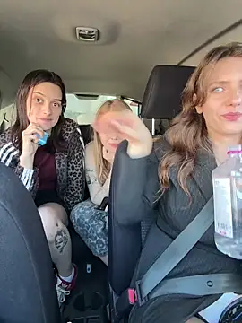 Snapshot of MariiD chatting on April 2026 01:41:01 PM MariiD online show from April 2026 01:41:01 PM