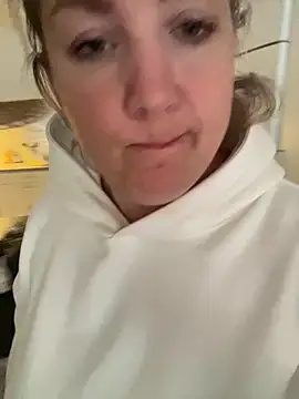 Anna Alexa online show from November 2025 07:33:02 AM