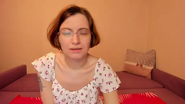 Snapshot of MarilynDream chatting on April 2026 03:43:01 PM MarilynDream online show from April 2026 03:43:01 PM