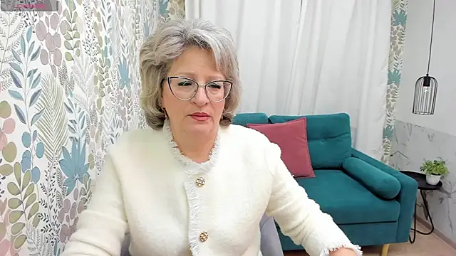 Snapshot of EvelynJoyful chatting on February 2025 05:10:01 AM EvelynJoyful online show from February 2025 05:10:01 AM