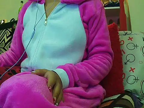 Snapshot of pamelasophia19 chatting on December 2024 01:07:02 PM pamelasophia19 online show from December 2024 01:07:02 PM