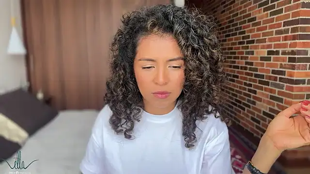 illaroom online show from December 2024 08:33:01 PM