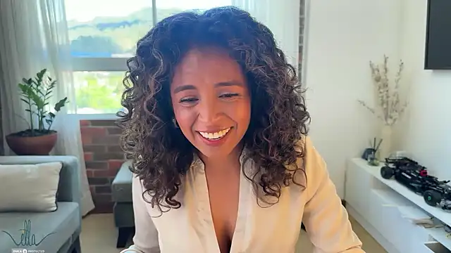 illaroom online show from January 2025 08:13:02 PM