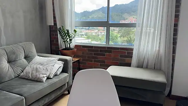 illaroom online show from March 2025 05:21:01 PM