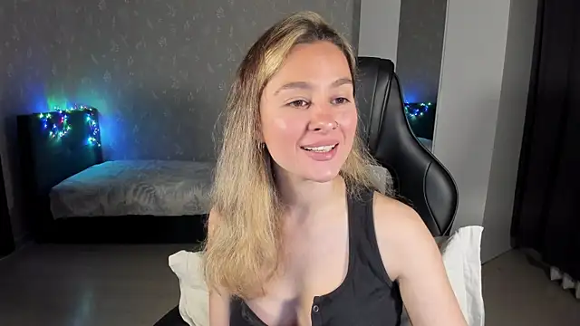 Snapshot of EllaFresh chatting on May 2026 07:26:02 PM EllaFresh online show from May 2026 07:26:02 PM