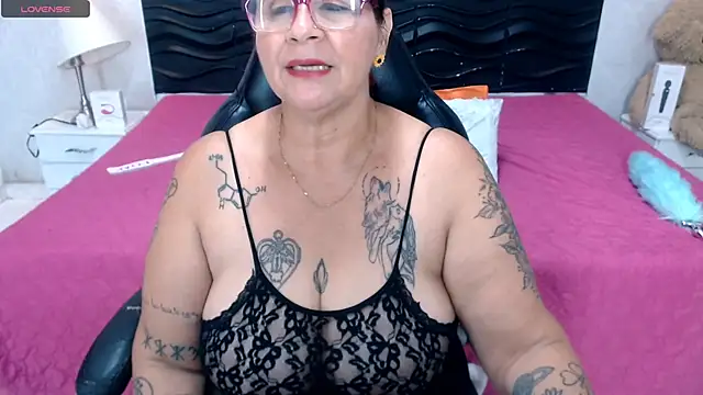 Snapshot of laura_riley chatting on March 2025 02:25:02 PM laura riley online show from March 2025 02:25:02 PM