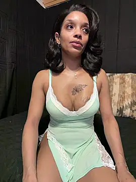 Snapshot of Rakiyahcharms chatting on April 2026 06:36:01 AM Rakiyahcharms online show from April 2026 06:36:01 AM