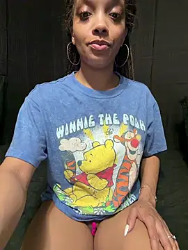 Snapshot of Rakiyahcharms chatting on May 2026 06:30:01 AM Rakiyahcharms online show from May 2026 06:30:01 AM