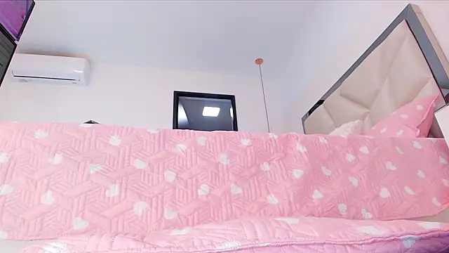 Snapshot of sarakaisy chatting on November 2025 12:07:02 PM sarakaisy online show from November 2025 12:07:02 PM