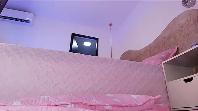 Snapshot of sarakaisy chatting on November 2025 12:05:01 PM sarakaisy online show from November 2025 12:05:01 PM