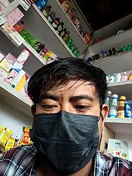 Yomo12345677 online show from November 2025 06:49:01 AM