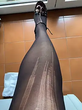 Snapshot of Wet-Pussycat chatting on December 2024 12:50:02 PM Wet-Pussycat online show from December 2024 12:50:02 PM