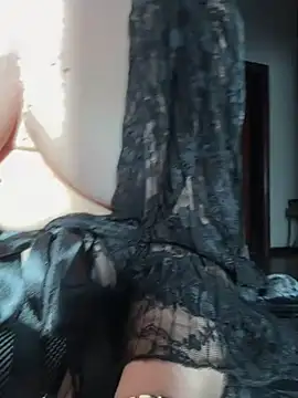 Snapshot of Wet-Pussycat chatting on January 2025 02:35:01 PM Wet-Pussycat online show from January 2025 02:35:01 PM