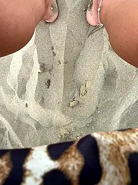 Snapshot of Wet-Pussycat chatting on September 2025 03:57:01 PM Wet-Pussycat online show from September 2025 03:57:01 PM