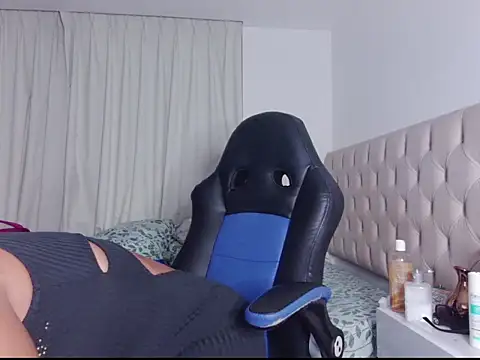 ms freyax online show from March 2025 04:08:02 AM