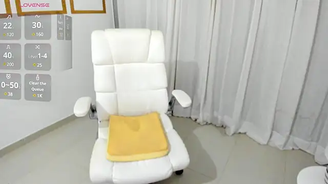 Snapshot of renata_t_ chatting on January 2025 11:25:01 PM renata t  online show from January 2025 11:25:01 PM