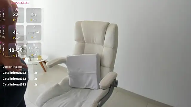Snapshot of renata_t_ chatting on March 2025 08:49:01 PM renata t  online show from March 2025 08:49:01 PM