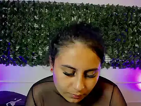 AbbyTaylorr online show from April 2026 12:13:02 AM