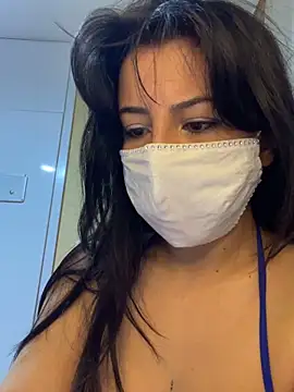 Snapshot of White-Petite chatting on April 2026 07:17:02 PM White-Petite online show from April 2026 07:17:02 PM