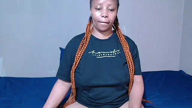 Snapshot of LoveBunny92 chatting on December 2025 09:10:02 PM LoveBunny92 online show from December 2025 09:10:02 PM