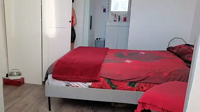 HotSpicyGujju online show from November 2025 08:39:02 AM